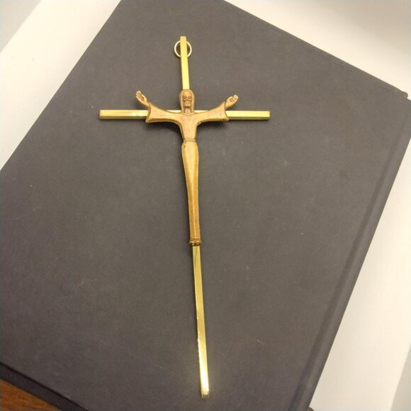 Vintage Brass Crucifix Cross Detailed Christ Figure Wall Hanging MCM - Picture 4 of 8